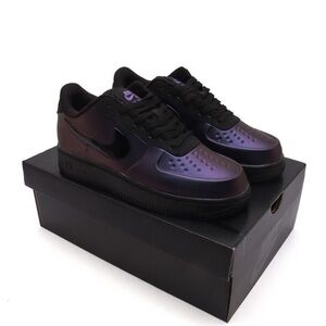 Nike Men's Sneakers in Black and Iridescent Purple